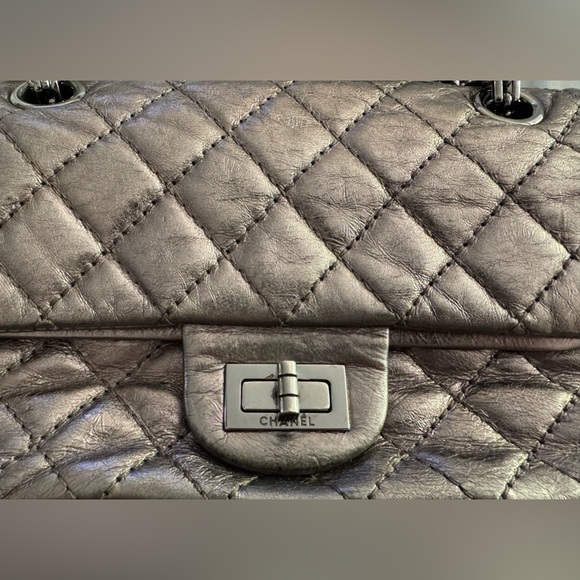 Chanel AUTHENTIC Pewter 2.55 Reissue Mini 224 Double Flap Bag Ruthenium Hardware - Picture 3 of 11